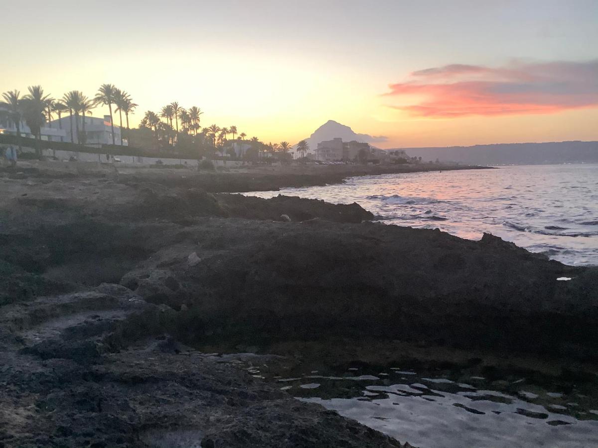 ACOGEDOR Y PRECIOSO ÁTICO EN JAVEA Primera línea playa Bagian luar foto