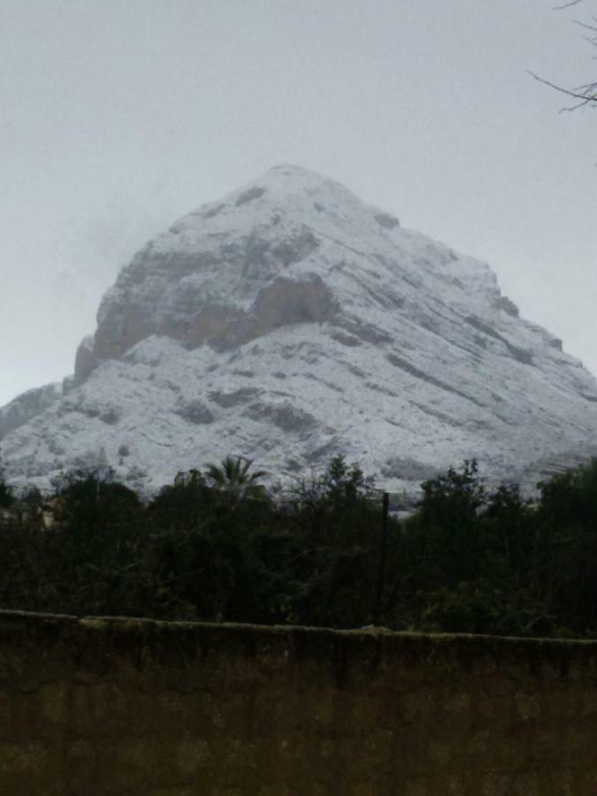 ACOGEDOR Y PRECIOSO ÁTICO EN JAVEA Primera línea playa Bagian luar foto